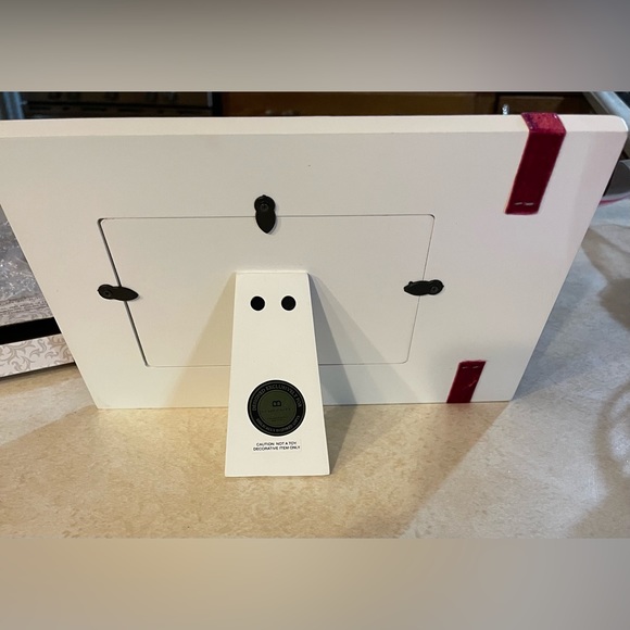 Fortescue Book of Hours Decorative 4”X6” picture frame. - Picture 3 of 8